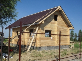 Дом из сухого массивного кедра 140*200